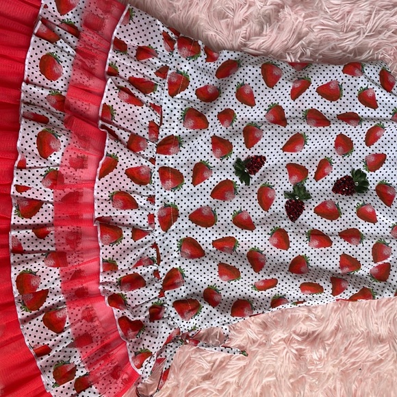 SELINI ACTION RED COTTON STRAWBERRY DRESS - Picture 5 of 7